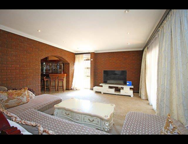 5 BEDROOM HOUSE FOR SALE IN BRUMA